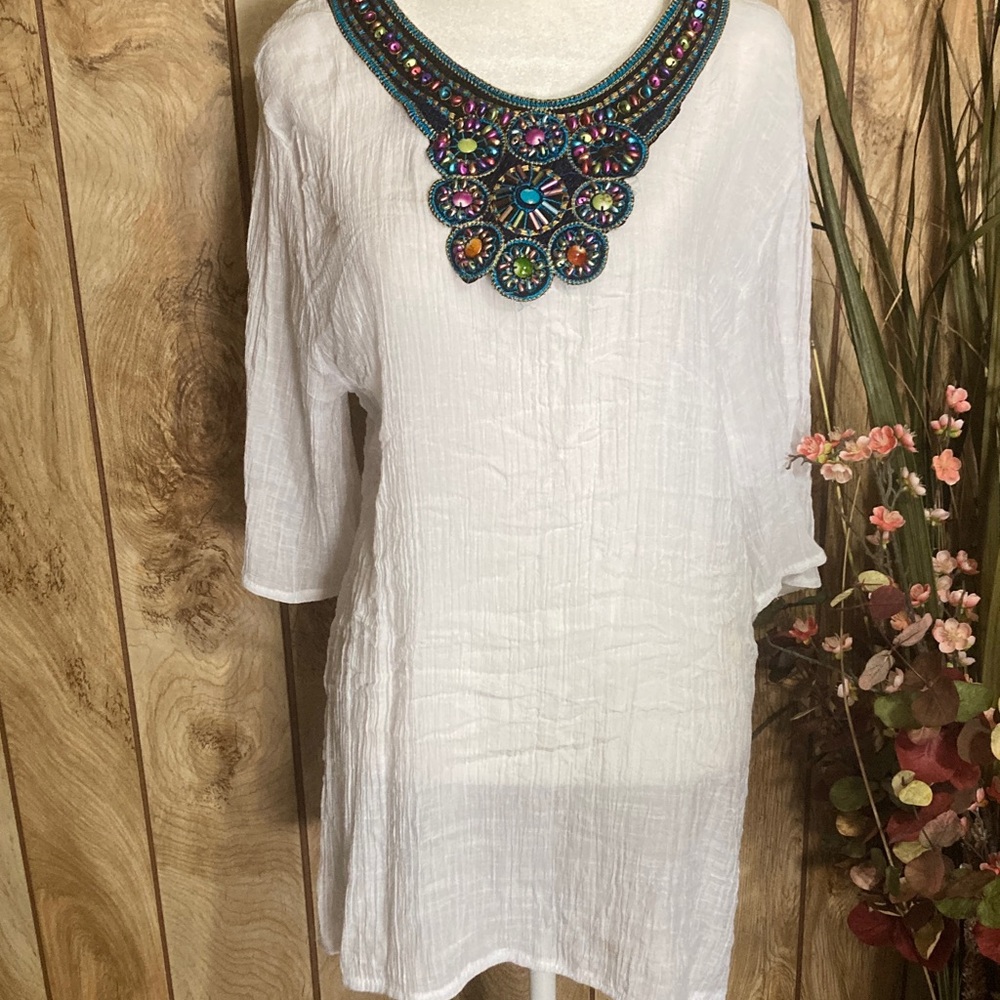 Chic White Tunic with Vibrant Embellishments